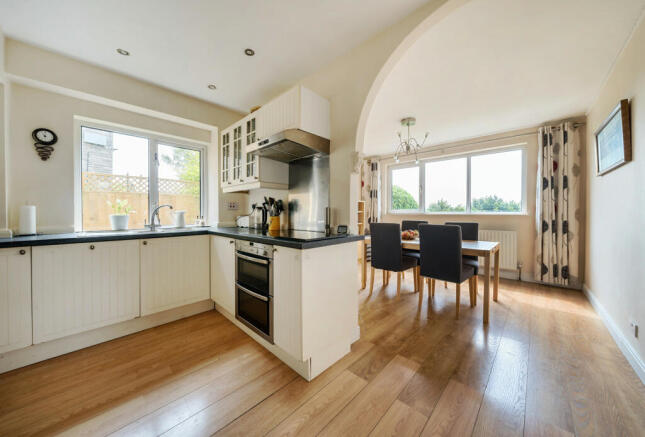 Kitchen/Dining.Jpg