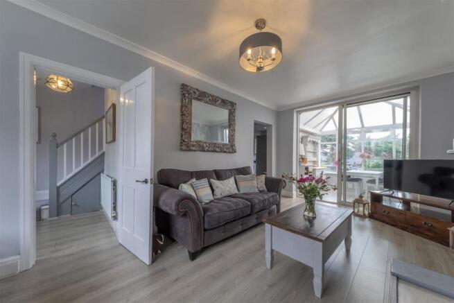 27 Marcliff Grove-002.jpg