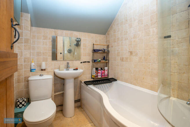 The Barn - Bathroom