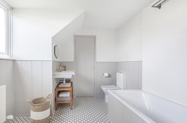 en suite bathroom