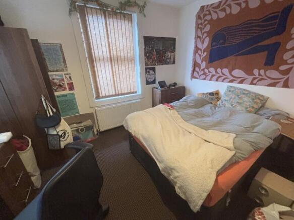 6 bed Terraced to rent Image 4