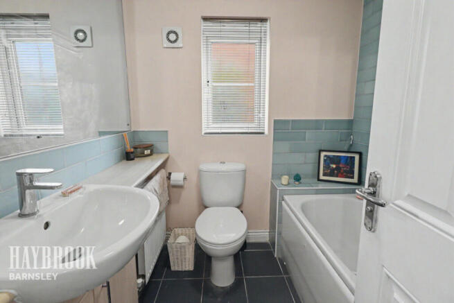 3 bed Semi-Detached for sale Image 10