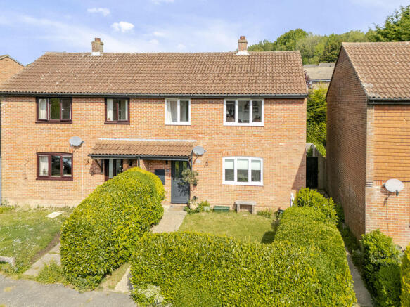 3-bed semi-detached on Forest Dene, Crowborough, £365,000