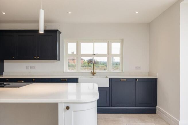 4 bed Detached for sale Image 8
