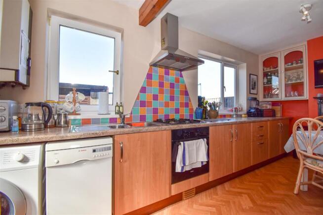 32 Holme Riggs Avenue Kitchen A.jpg