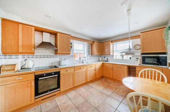 16-681a3daacd844-1286225-ARW-16