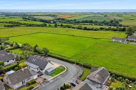 Thorntrees Drive, Thornhill, CA22
