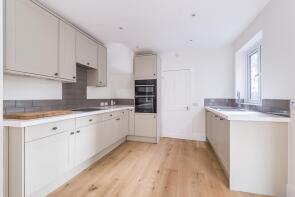 60, Penwith Road, London SW18 4QD