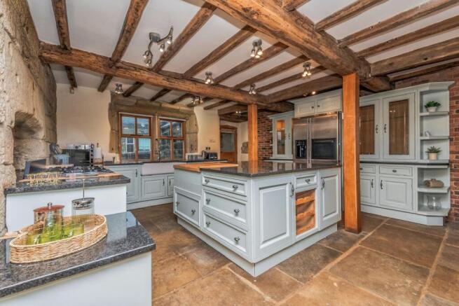 4 bed House for sale Image 7