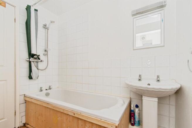 2 bed Terraced for sale Image 8