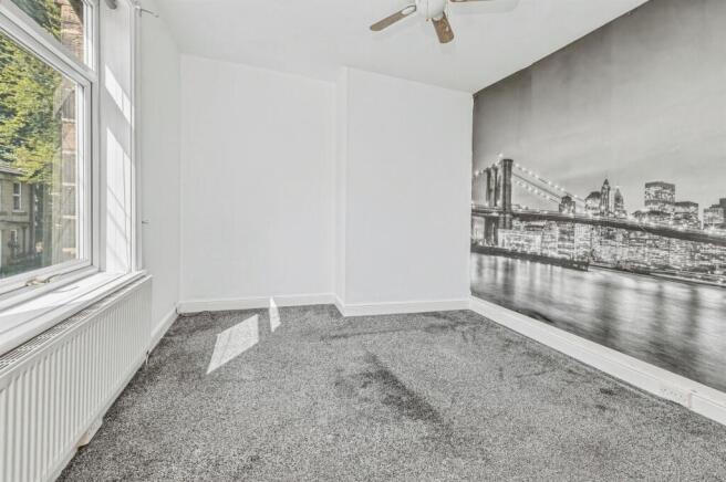 2 bed Terraced for sale Image 5