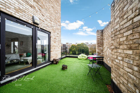 Axio Way, London