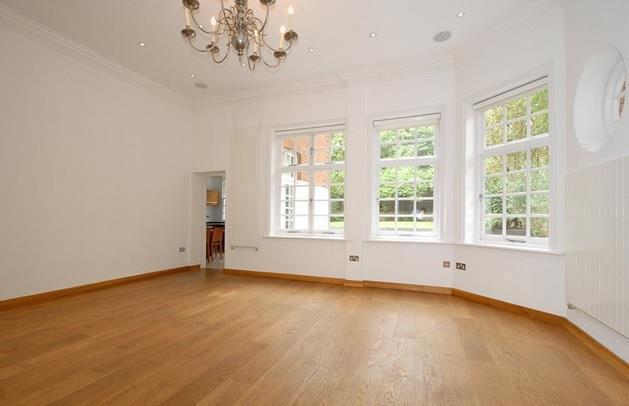 reception room 1.jpg