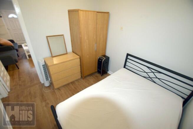 3 bed Flat to rent Image 6