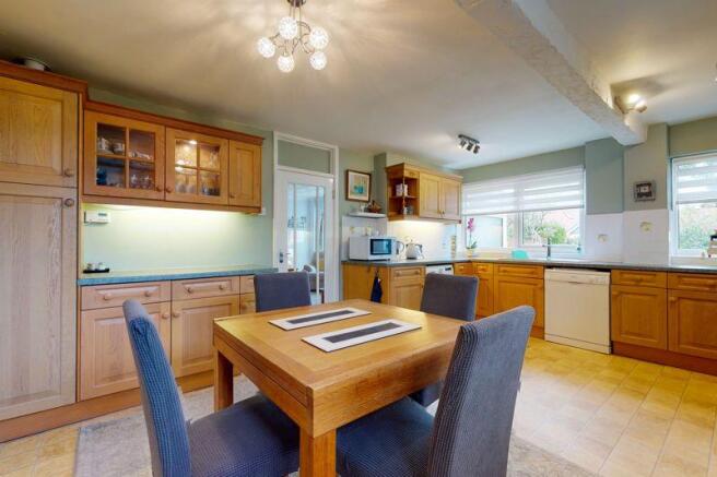 Kitchen/Dining...