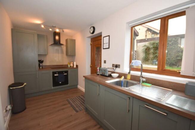 KITCHEN 02.JPG