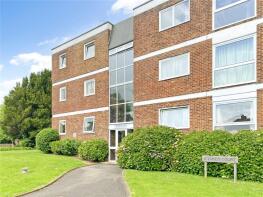 Flat 21, St Lukes Court, Crescent Way, Burgess Hill RH15 8EF