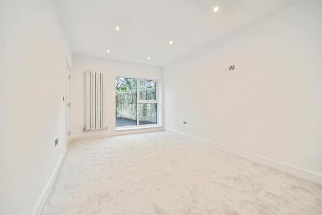 4 bed Detached for sale Image 9
