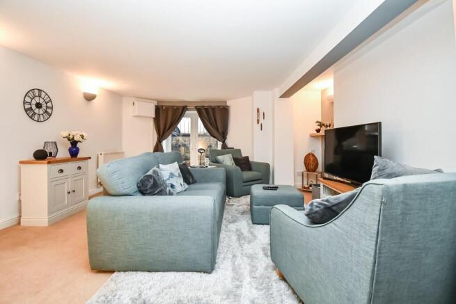 1 bed Apartment to rent Image 6