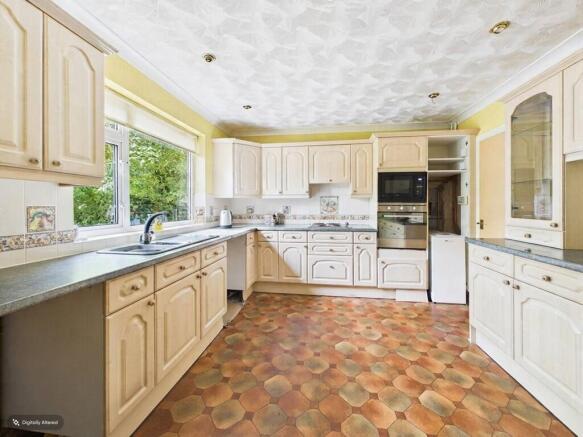 3 bed Detached Bungalow for sale Image 5