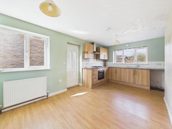 3 bed Semi-Detached for sale Image 5
