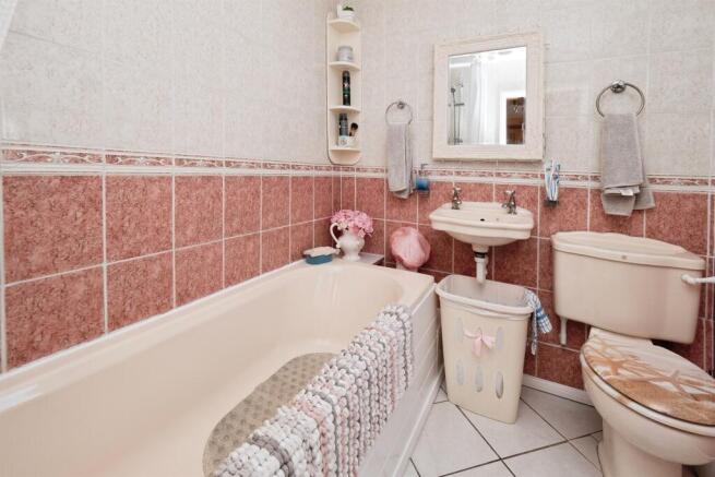 2 bed Terraced for sale Image 7