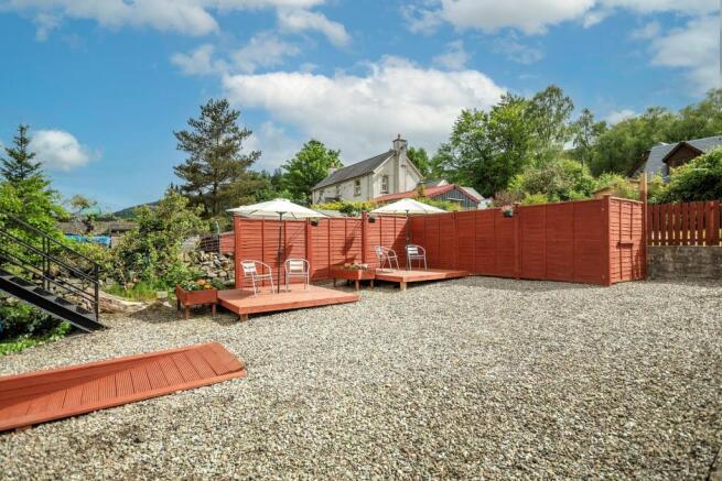 Rear courtyard 