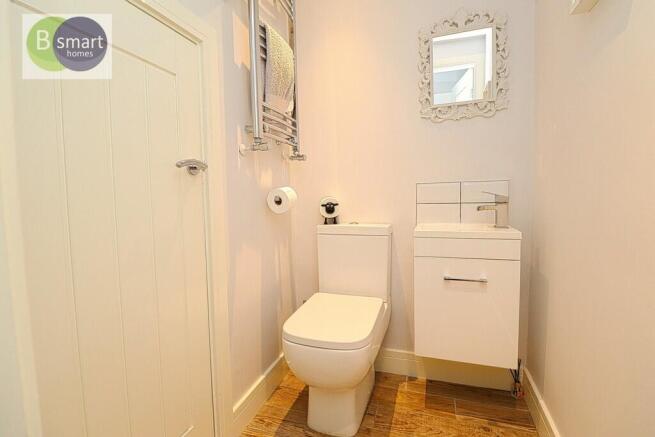 4 bed Detached for sale Image 10