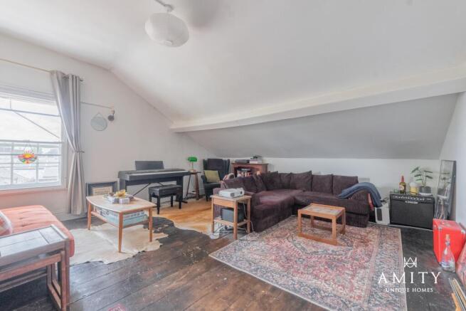 Flat 5 Lounge