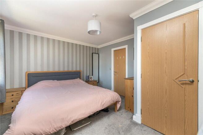 5 bed Town House for sale Image 10