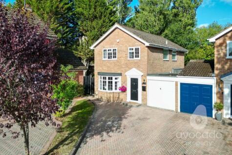 Claydon Gardens, Blackwater, Camberley, Hampshire, GU17 9HG