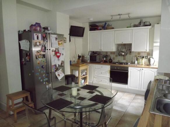 Fitted kitchen