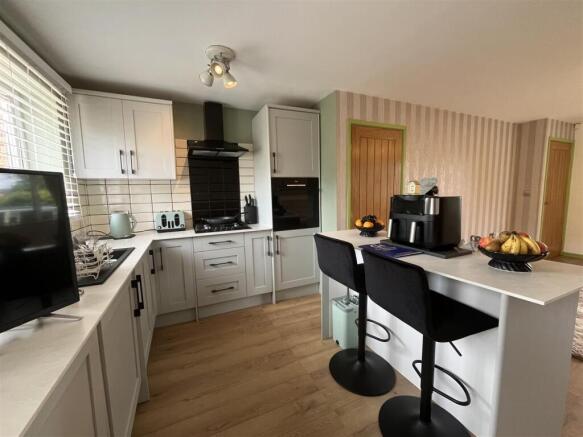 Open Plan Lounge Kitchen