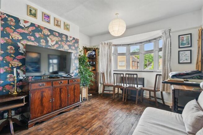 4 bed Semi-Detached for sale Image 4