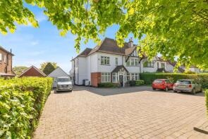 32, Bromley Common, Bromley BR2 9PD