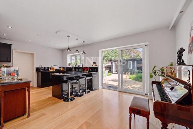 Dining Room to Kitchen