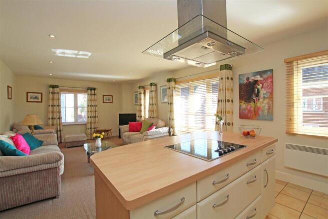 11SAP - Kitchen 3.jpg