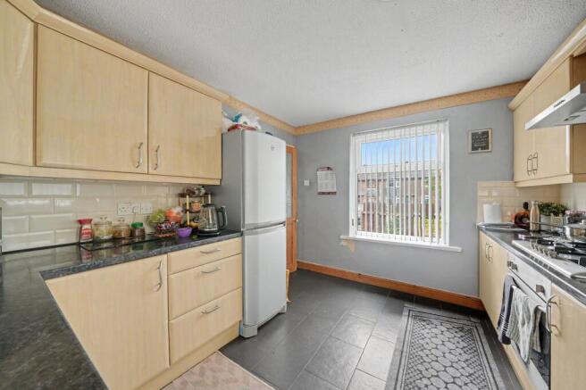 5 bed Semi-Detached for sale Image 11