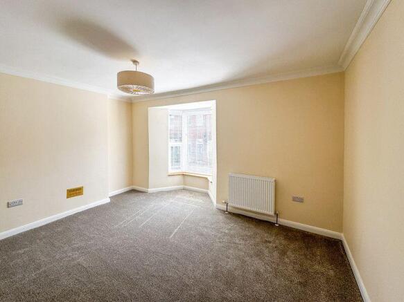 3 bed Terraced to rent Image 5