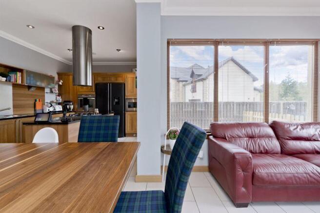 Kitchen/Dining...