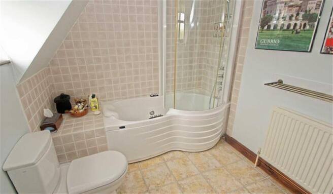 FAMILY BATHROOM