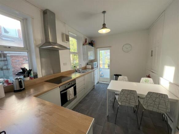 6 bed Terraced to rent in sheffield