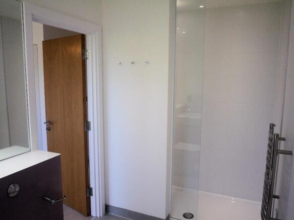 En-Suite 2