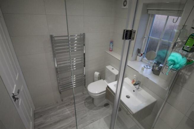 SHOWER ROOM/WC