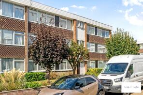 2, Barton Meadows, Barkingside, Ilford IG6 1JQ