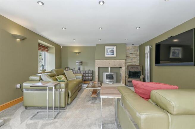 3 bed Semi-Detached for sale Image 4