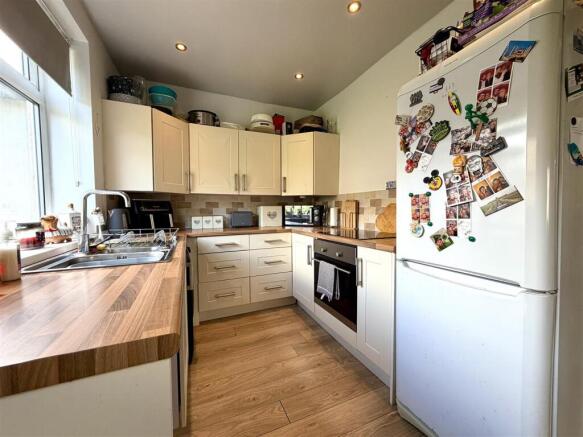 2 bed Semi-Detached for sale Image 4