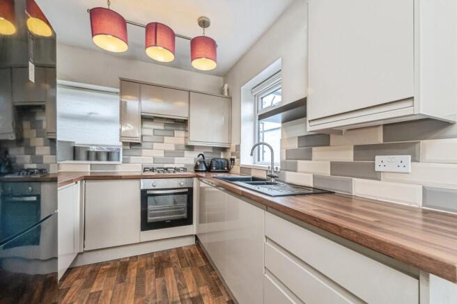 3 bed Semi-Detached for sale Image 4