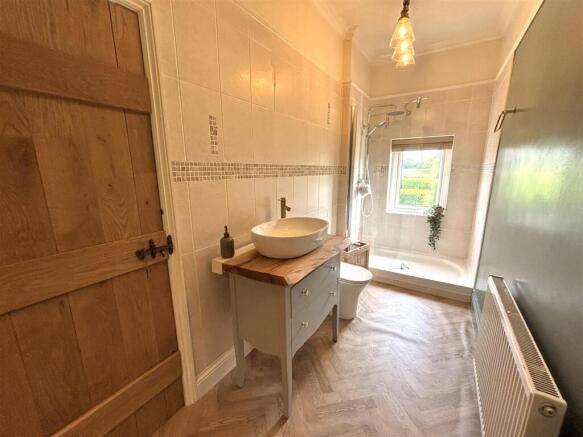 3 bed Terraced for sale Image 5