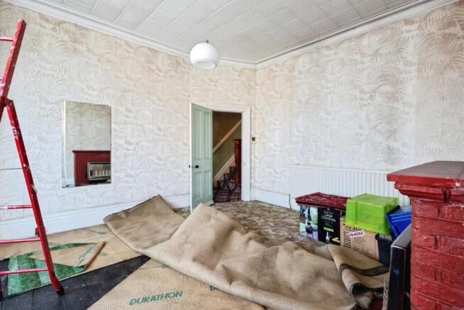 4 bed Semi-Detached for sale Image 4